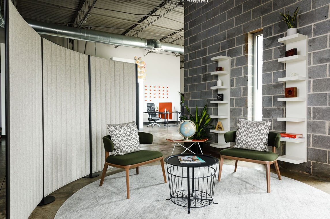 Flox_Ivory_Black_Frame_Commercial