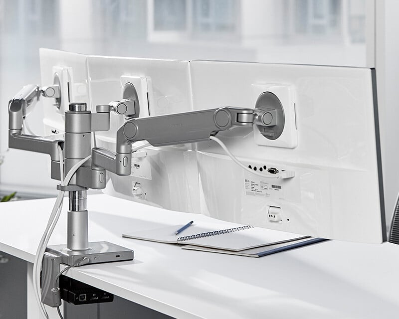 Humanscale-monitor-arm-for-three-screens